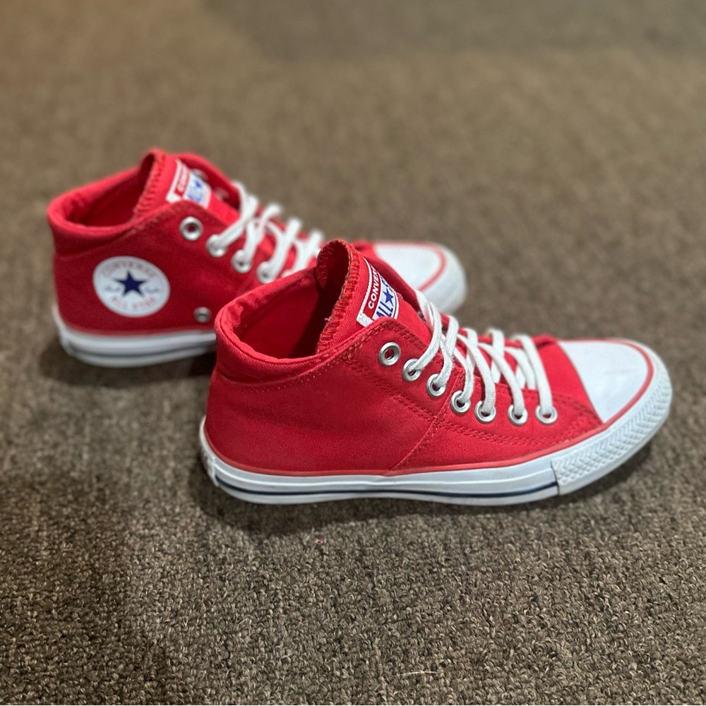 Red Converse - Picture 4 of 7
